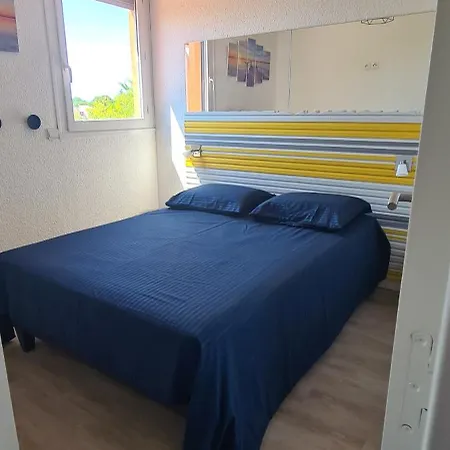 Vog Ou Sur L'ile Des Marinas Au Cap D'agde فيلة